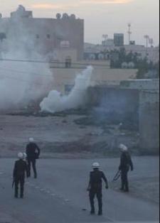 أكثر من 40 منطقة بحرينية تعرضت في أول يوم من 2013 لحملات قمع