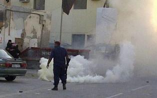 أكثر من 40 منطقة بحرينية تعرضت في أول يوم من 2013 لحملات قمع