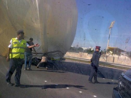 وقوع منطاد وزارة الداخلية البحرينية بعد تجريبه