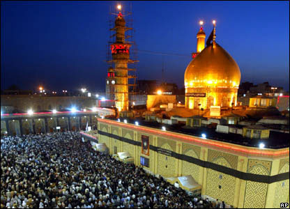 طوفان بشري تشهده كربلاء إحياءً لأربعينية الإمام الحسين (ع)