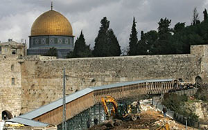 شخصيات فلسطينية تحذر من خطورة المخططات الصهيونية الأخيرة في "الأقصى"