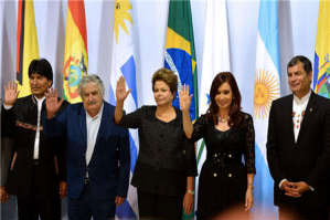 أميركا اللاتينية تبدأ قمتها بغياب تشافيز وروسيف