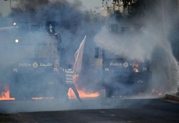 مواجهات عنيفة بين قوات الامن ومتظاهرين في المنامة