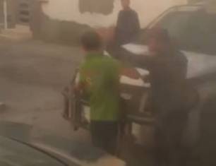 الشاب المصفوع: إن تنازلت عن حقي فماذا عن حق طفلي؟