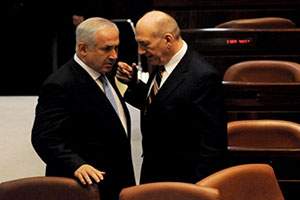 اولمرت يهزأ من نتنياهو