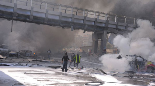 مئات الضحايا والجرحى في انفجار سيارة مفخخة بدمشق