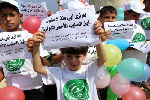 "معركة الأسرى الفلسطينيين تأخذ بعداً جديداً