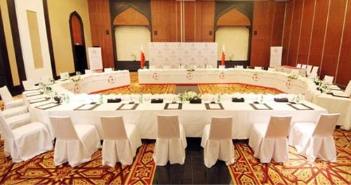 حوار البحرين ينطلق ظهراً والمعارضة تواصل مشاورتها 