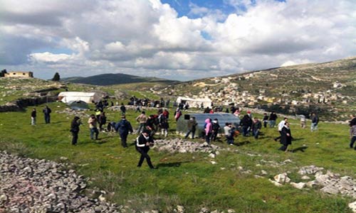 اقامة قرية "باب الحرية" في وجه الاستيطان بنابلس 