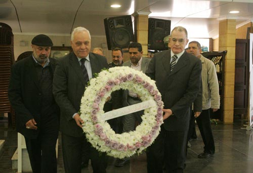 ضريح القائد الشهيد عماد مغنية يغصّ بالزوار