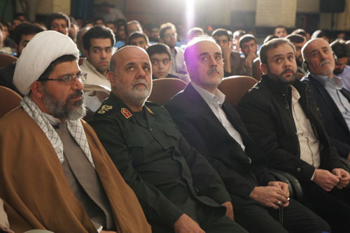 تخليد ذكرى القائد مغنية وشقيقيه الشهيدين في طهران