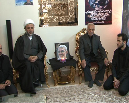 وفد من حزب الله قدم التعازي لعائلة الشهيد نويس بطهران