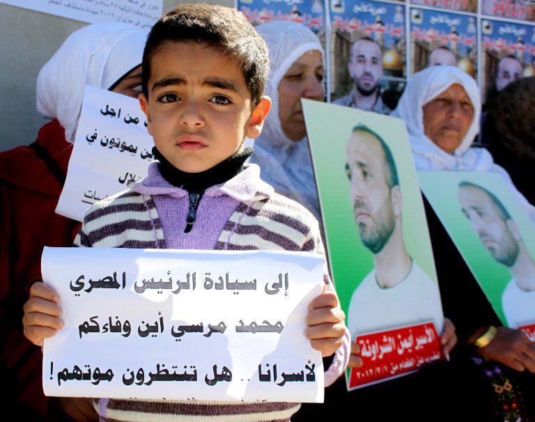 أبطال "معركة الأمعاء الخاوية" يقتربون أكثر من الشهادة