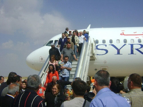 استمرار سقوط المسلحين في ريف دمشق... ودكّ معاقلهم في حمص وحلب