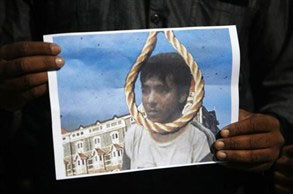 الهند تنفذ حكم الإعدام بآخر المشاركين في هجوم "مومباي"