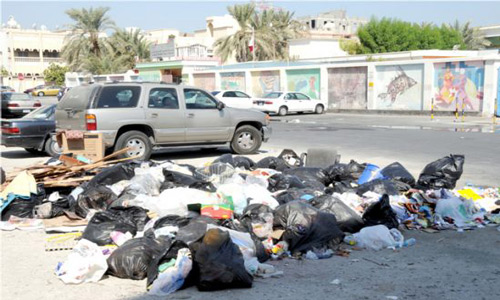 الحكومة البحرينية توقف عمل شركات النظافة