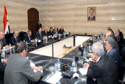 رئيس الوزراء السوري يجري لقاءات تشاورية تحضيراً لمؤتمر الحوار الوطني