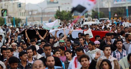 الرئيس اليمني يتوعد المسلحين و"الحراك الجنوبي" يصعّد العصيان المدني