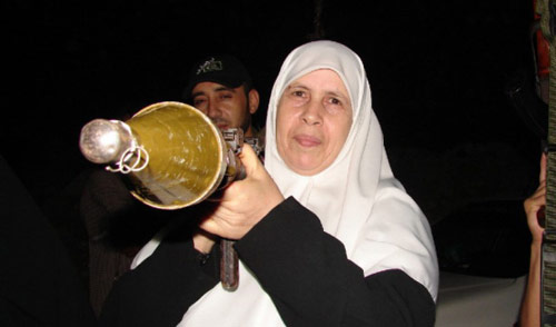 &rsquo;أم نضال&rsquo; مُخرّجة الاستشهاديين تمضي إلى جوار ربها