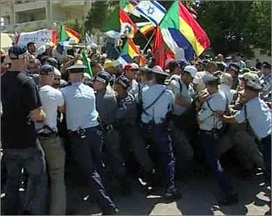 طريف: آمل ألا نصل إلى اجتياز الحدود لمساعدة الدروز