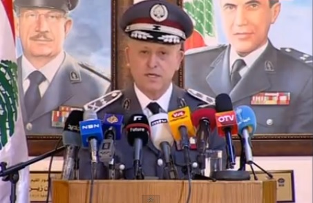 ريفي يسلّم خلَفه بمناسبة احالته على التقاعد