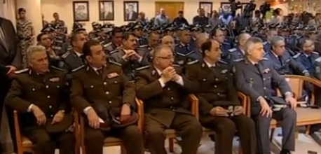 ريفي يسلّم خلَفه بمناسبة احالته على التقاعد