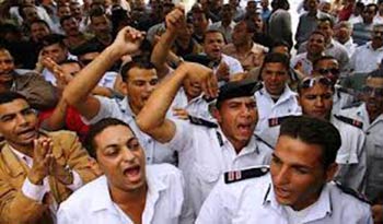 محكمة الجنايات تحكم بإعدام 21 متهما في قضية "بورسعيد"