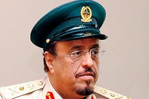 قائد شرطة دبي يتهمّ الإخوان المسلمين بتهديده
