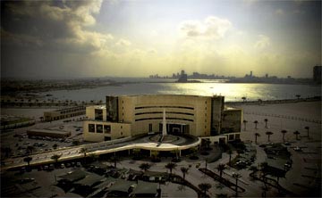 وفد من &rsquo;الكلية الملكية للجراحين&rsquo; يزور المنامة بعد استقالة توم كولينز