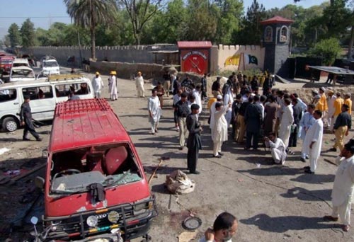 3 قتلى في انفجار بمدينة كراتشي الباكستانية