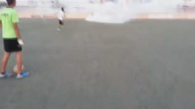 قوات الأمن البحرينية تستهدف لاعبي  كرة قدم يتمرنون في نادي المالكية 