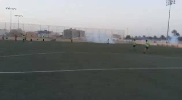 قوات الأمن البحرينية تستهدف لاعبي  كرة قدم يتمرنون في نادي المالكية 