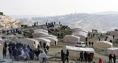 جيش الإحتلال الصهيوني يدمر قرية خيام بناها فلسطينيون شرق القدس المحتلة البرغوثي: سنواصل البناء حتى ينتهي الاحتلال