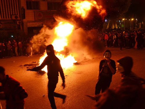 مصر: إصابة عشرات المتظاهرين بالاختناق والإغماء