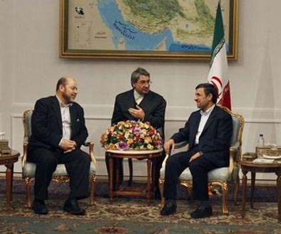 لقاء بين نجاد والقيادي في "حماس" موسى ابو مرزوق في طهران
