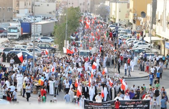مسيرة شعبية حاشدة للمعارضة في غرب المنامة