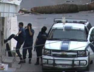 انتهاكات حقوق الانسان في البحرين ’منتدى البحرين’: 147 معتقلاً و32 منطقة تعرضت للعقاب الجماعي و100 مداهمة قبل ’الفورمولا’