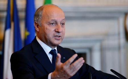 فرنسا لم تحسم بعد موقفها بشأن رفع الحظر على إرسال أسلحة الى سوريا