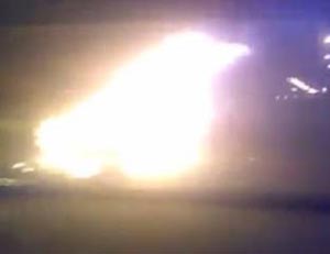 محتجّون يحرقون سيارة في شارع قريب من حلبة &rsquo;الفورمولا 1&rsquo;