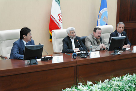 رسائل متبادلة قبل الحسم على طاولة المفاوضات