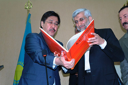 رسائل متبادلة قبل الحسم على طاولة المفاوضات