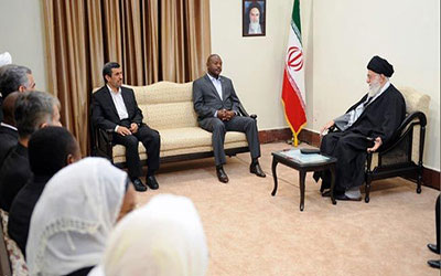 الامام الخامنئي مستقبلا الرئيس البوروندي الامام الخامنئي استقبل رئيس بوروندي