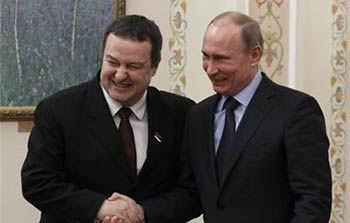 بوتين وتاديتش صربيا ترفض مشروع الاتحاد الأوروبي وروسيا تمنحها قرضا بـ 500 مليون دولار