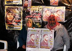 عائلة أسير فلسطيني تتهم سلطات العدو بمحاولة تصفية نجلها عبر حقنه بفيروس خطير