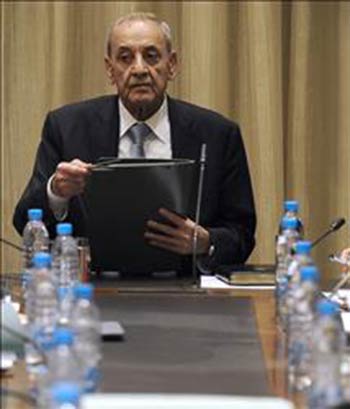 بانوراما الصحف : لبنان أمام مهزلة التمديد 
