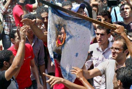 مطالبات مصرية بطرد السفير الإسرائيلي من القاهرة