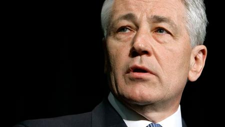 هيغل: الحلول في الشرق الأوسط &rsquo;سياسية ولسيت عسكرية&rsquo;