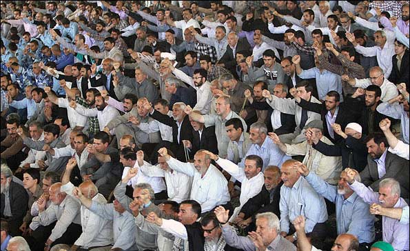 تظاهرات حاشدة في إيران رفضاً لانتهاك حرمة المقدسات