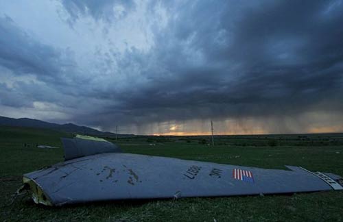 العثور على أجزاء من جثث طاقم الطائرة الأمريكية المتحطمة في قرغيزيا 