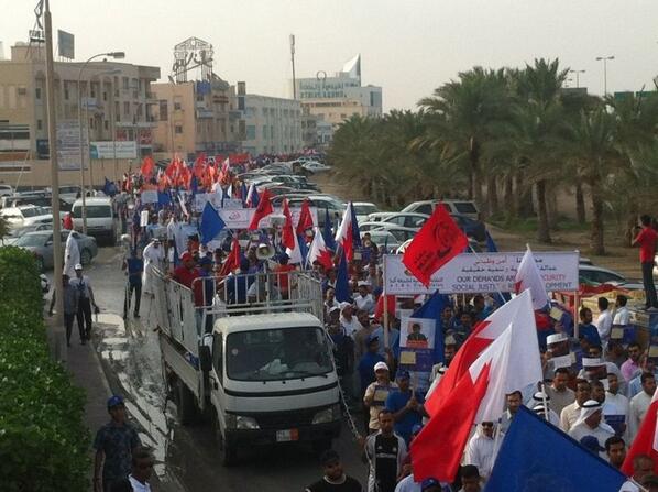 مسيرات بحرينية حاشدة في عيد العمال العالمي